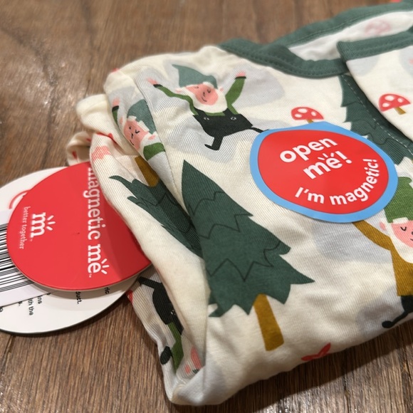Magnetic Me Onesie Gnome Christmas Print - Picture 6 of 6